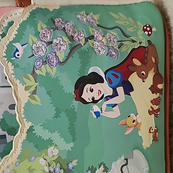 Snow White Loungefly Backpack - Picture 6 of 8